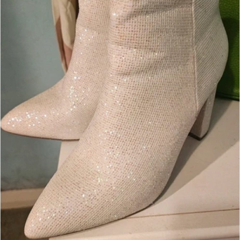 Elegant Glittering White Heeled Boots